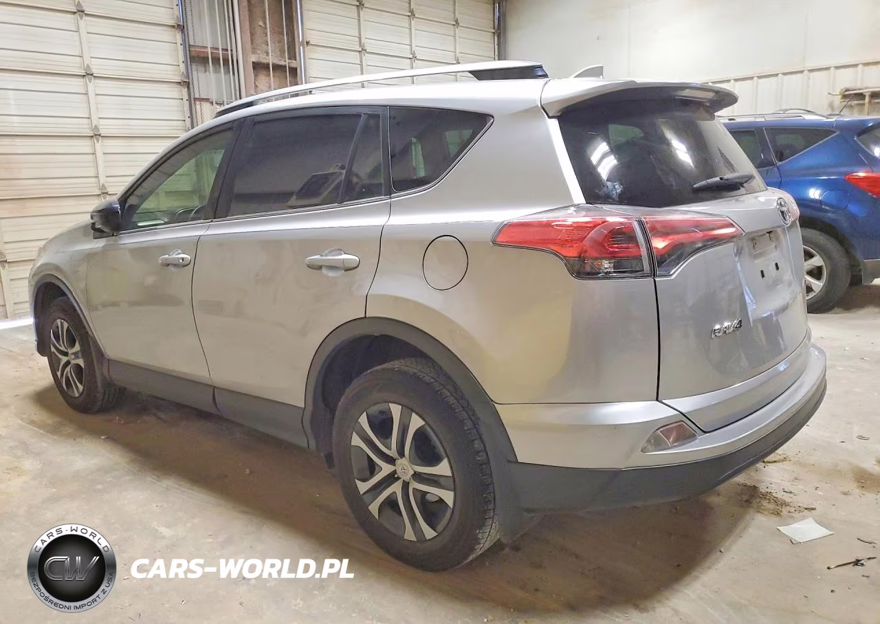 2018 Toyota Rav4 Le VIN:JTMZFREV7JJ183195 - 2