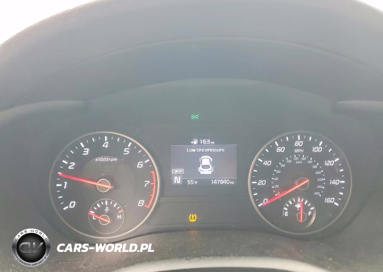 2018 Kia Stinger Base VIN:KNAE15LA8J6022344 - 9