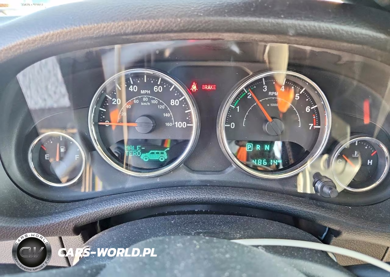 2018 Jeep Wrangler Unlimited Sport VIN:1C4BJWDG2JL892476 - 9