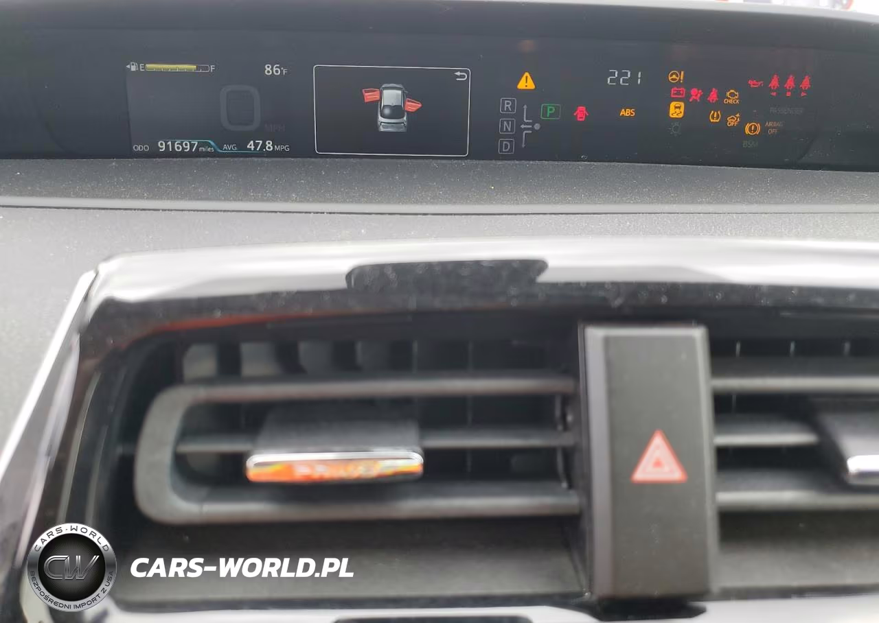 2017 Toyota Prius Two VIN:JTDKBRFU5H3044815 - 9