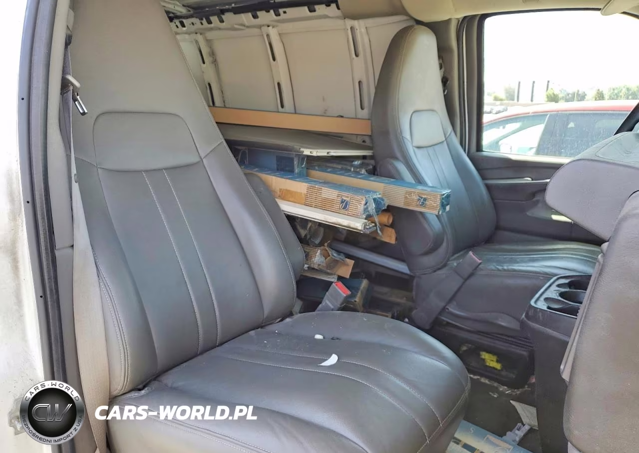 2015 Chevrolet Express 2500 Cargo Delivery Van VIN:1GCWGFFF8F1106493 - 11