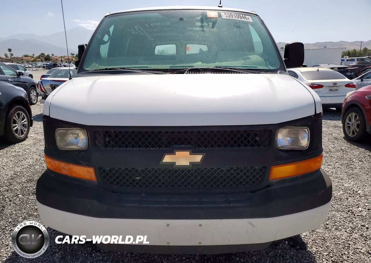 2015 Chevrolet Express 2500 Cargo Delivery Van VIN:1GCWGFFF8F1106493 - 5