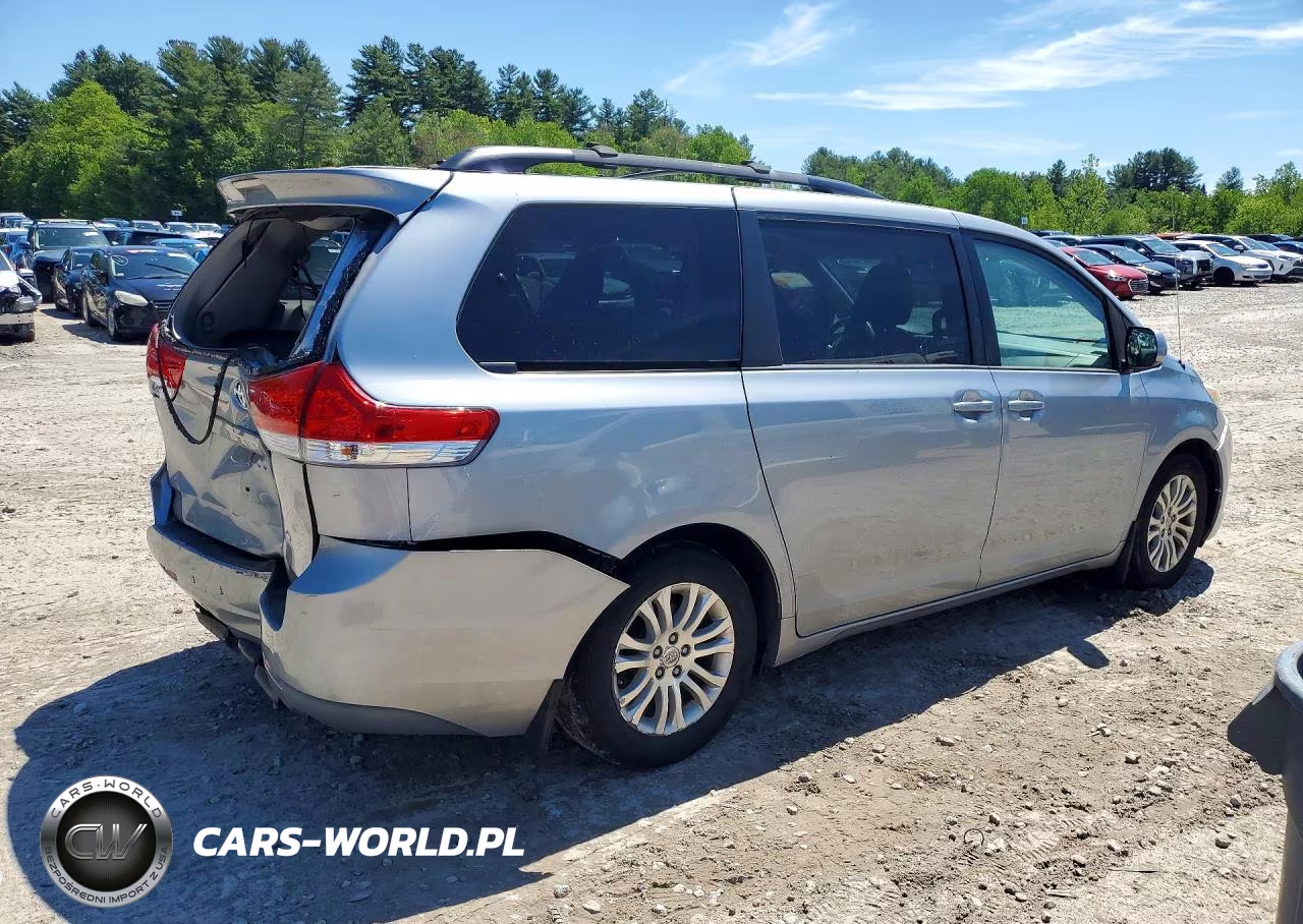 2014 Toyota Sienna Xle 8-Passenger VIN:5TDYK3DC3ES516134 - 3