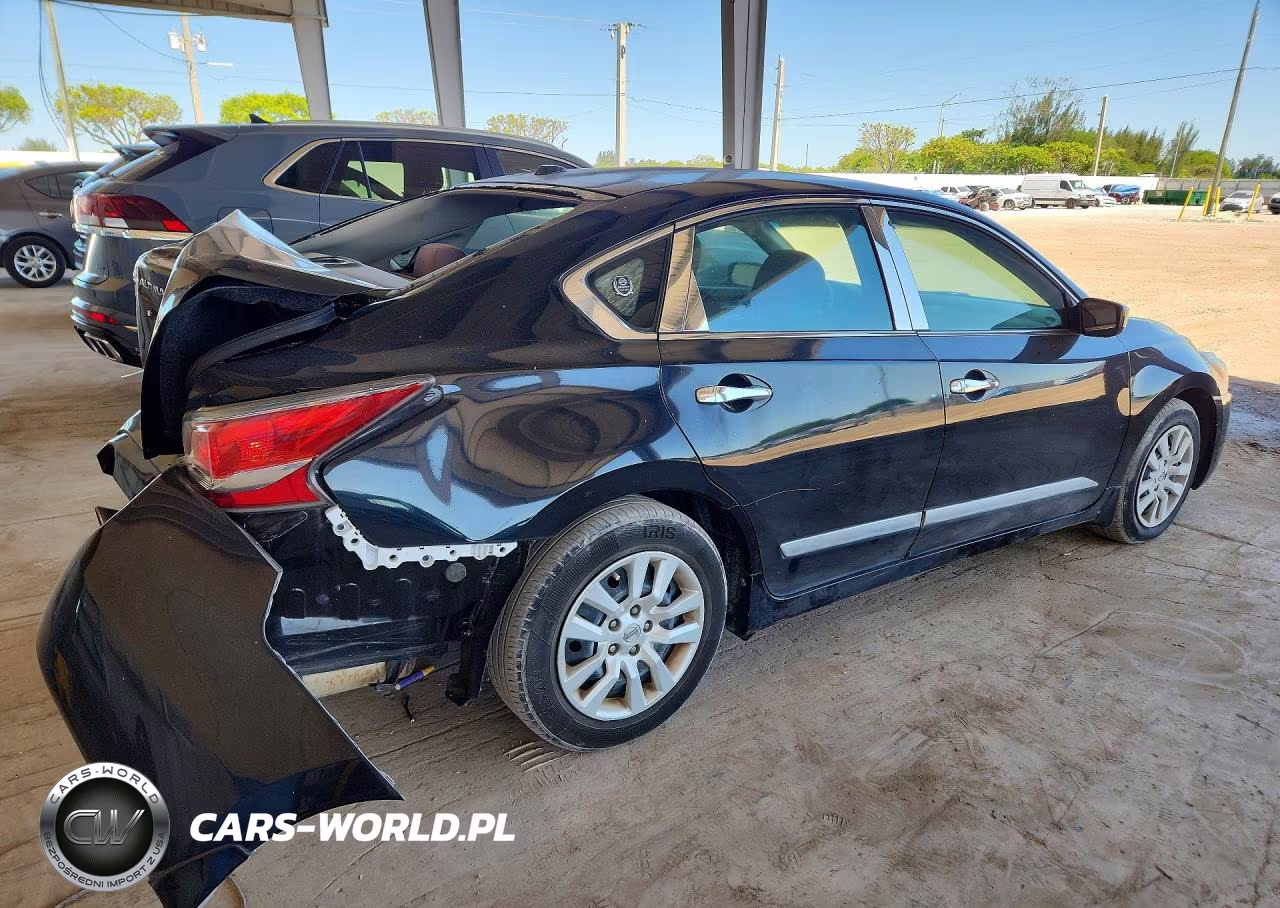 2014 Nissan Altima 2.5 S VIN:1N4AL3AP3EN387233 - 3