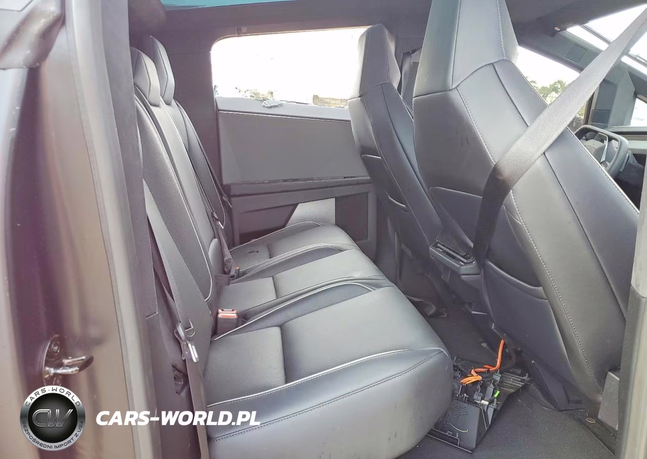 2024 Tesla Cybertruck VIN:7G2CEHED2RA034183 - 10