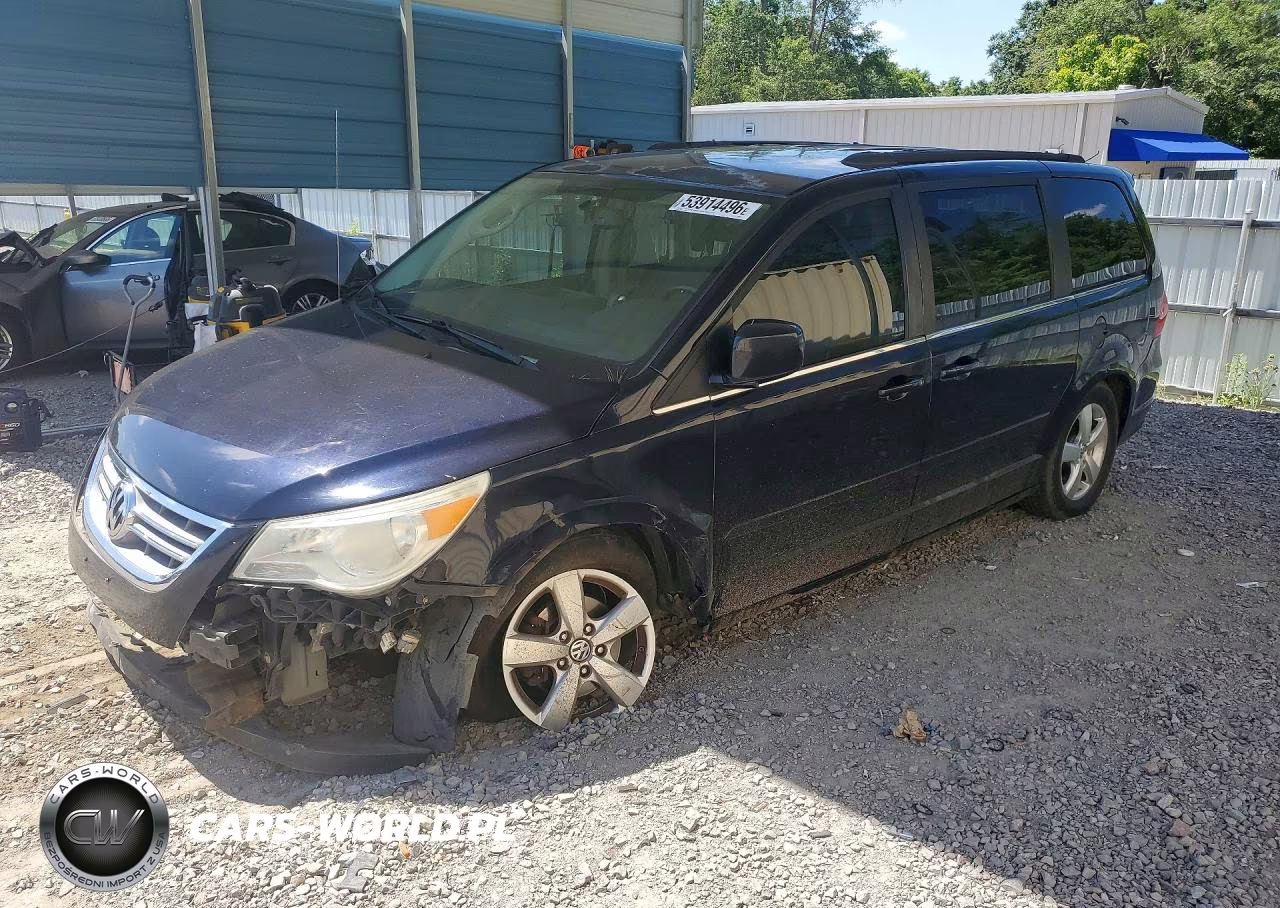 2011 Volkswagen Routan Se