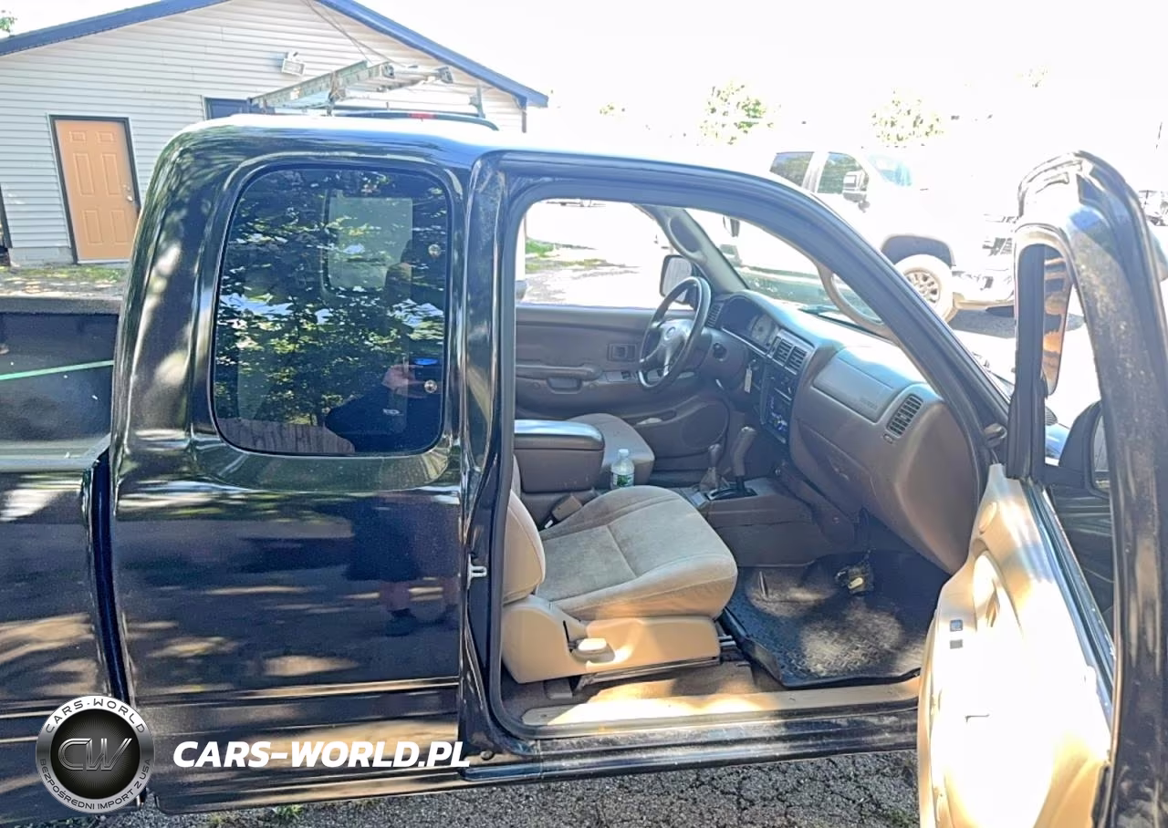 2004 Toyota Tacoma Xtracab VIN:5TEWN72N74Z392476 - 5