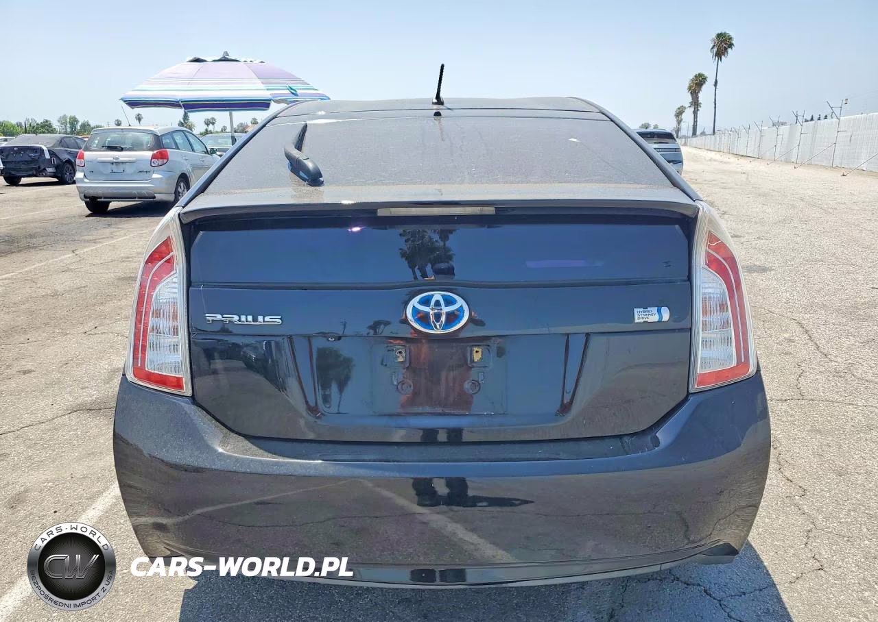 2015 Toyota Prius Two VIN:JTDKN3DU3F1926128 - 6