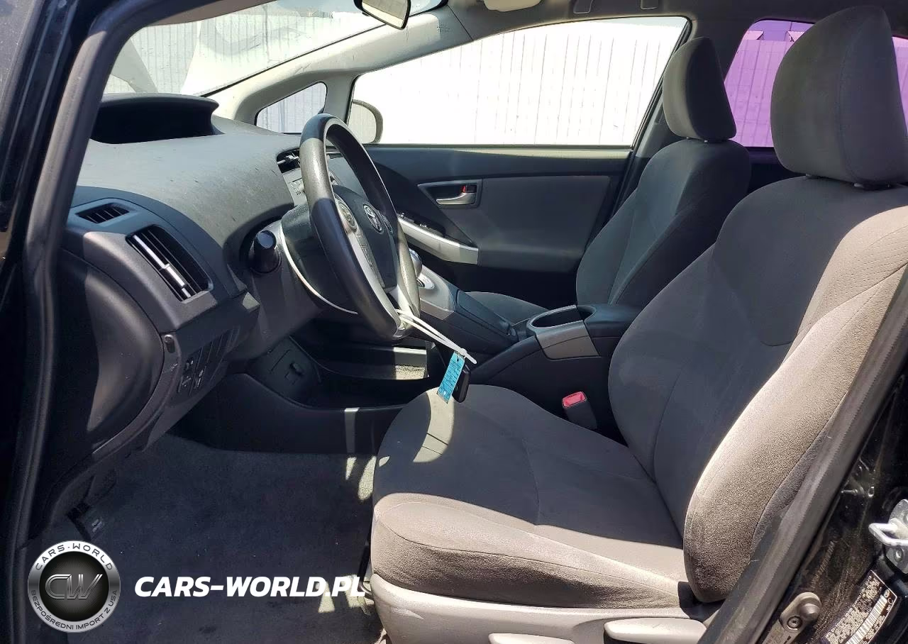 2015 Toyota Prius Two VIN:JTDKN3DU3F1926128 - 7