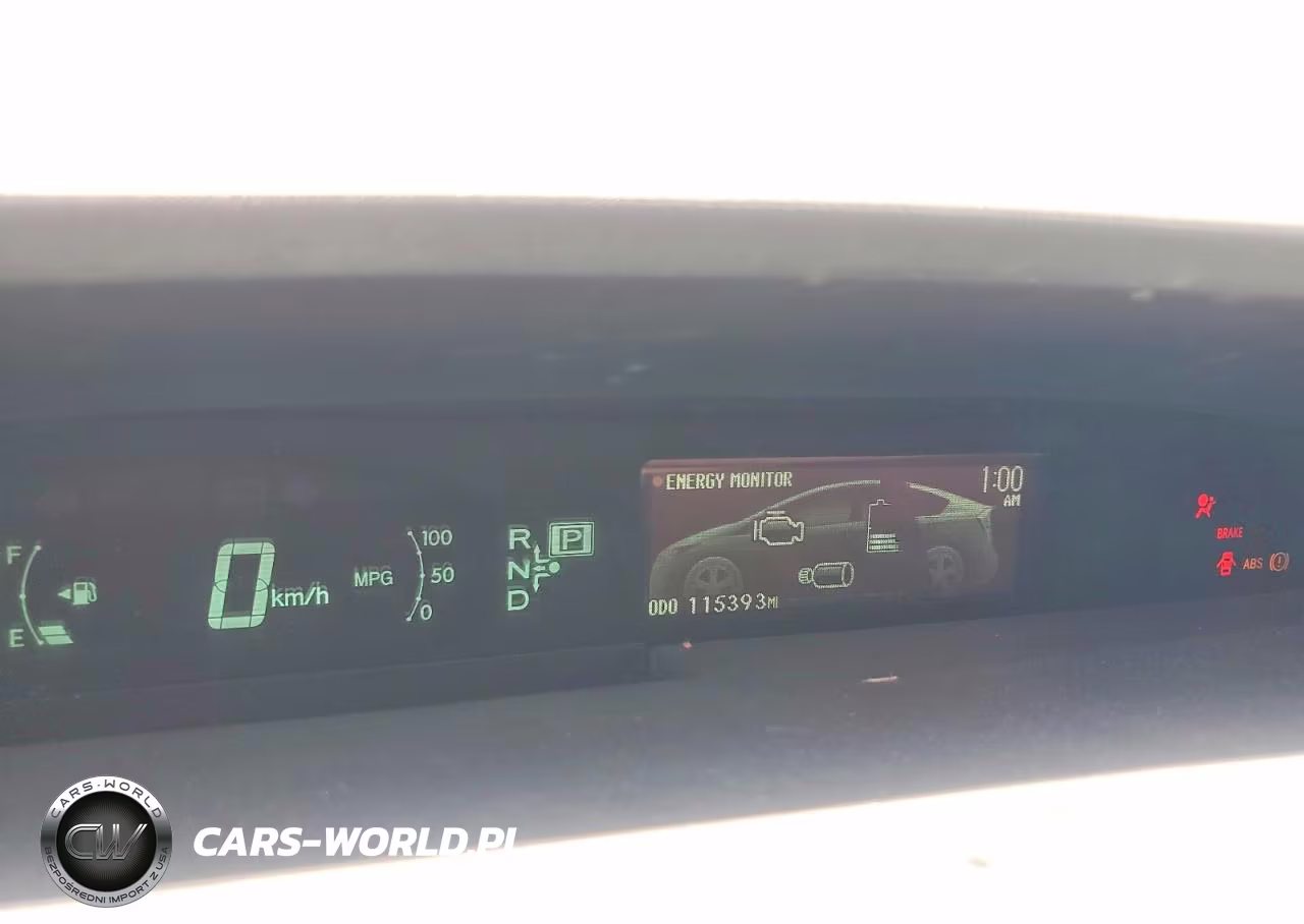 2015 Toyota Prius Two VIN:JTDKN3DU3F1926128 - 9