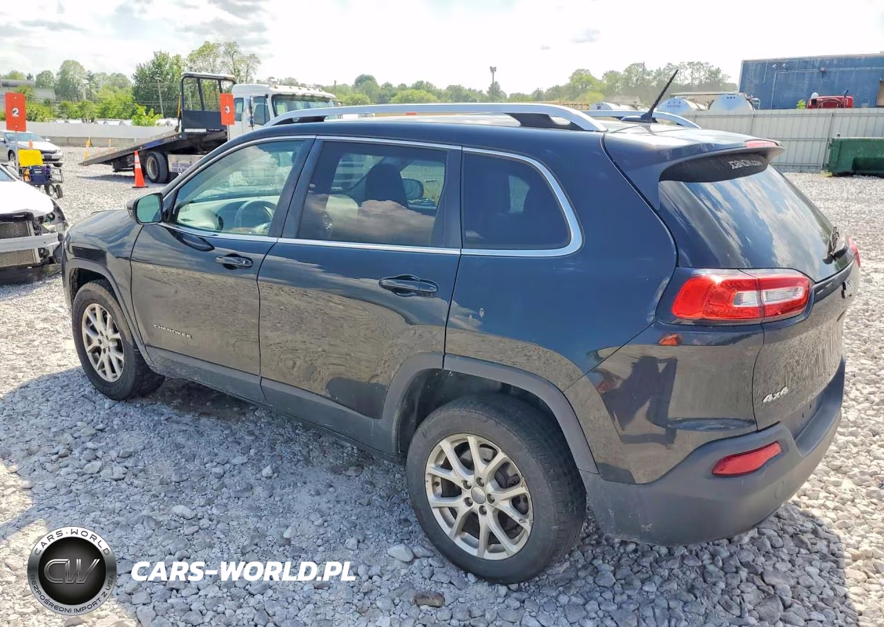 2015 Jeep Cherokee Latitude VIN:1C4PJMCB0FW600071 - 2