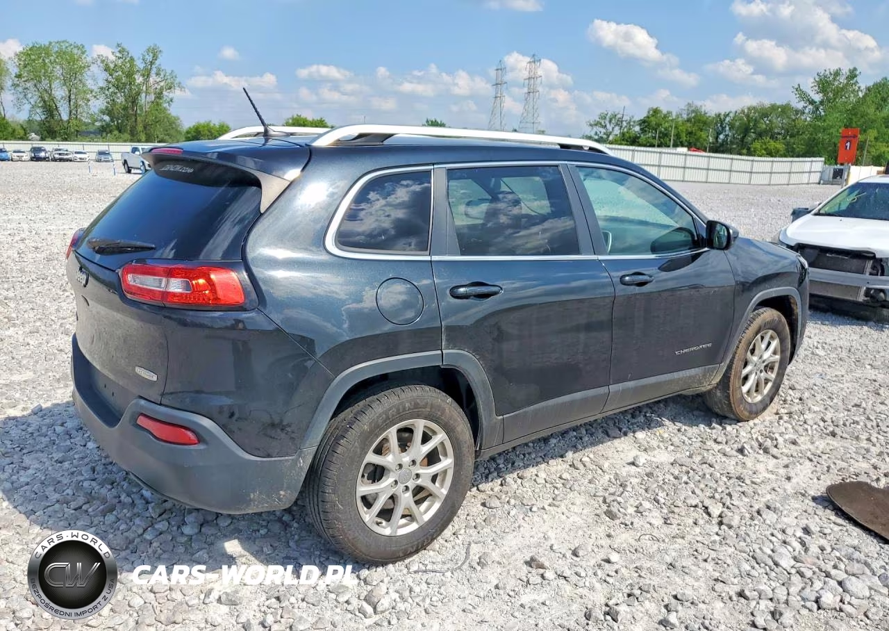 2015 Jeep Cherokee Latitude VIN:1C4PJMCB0FW600071 - 3