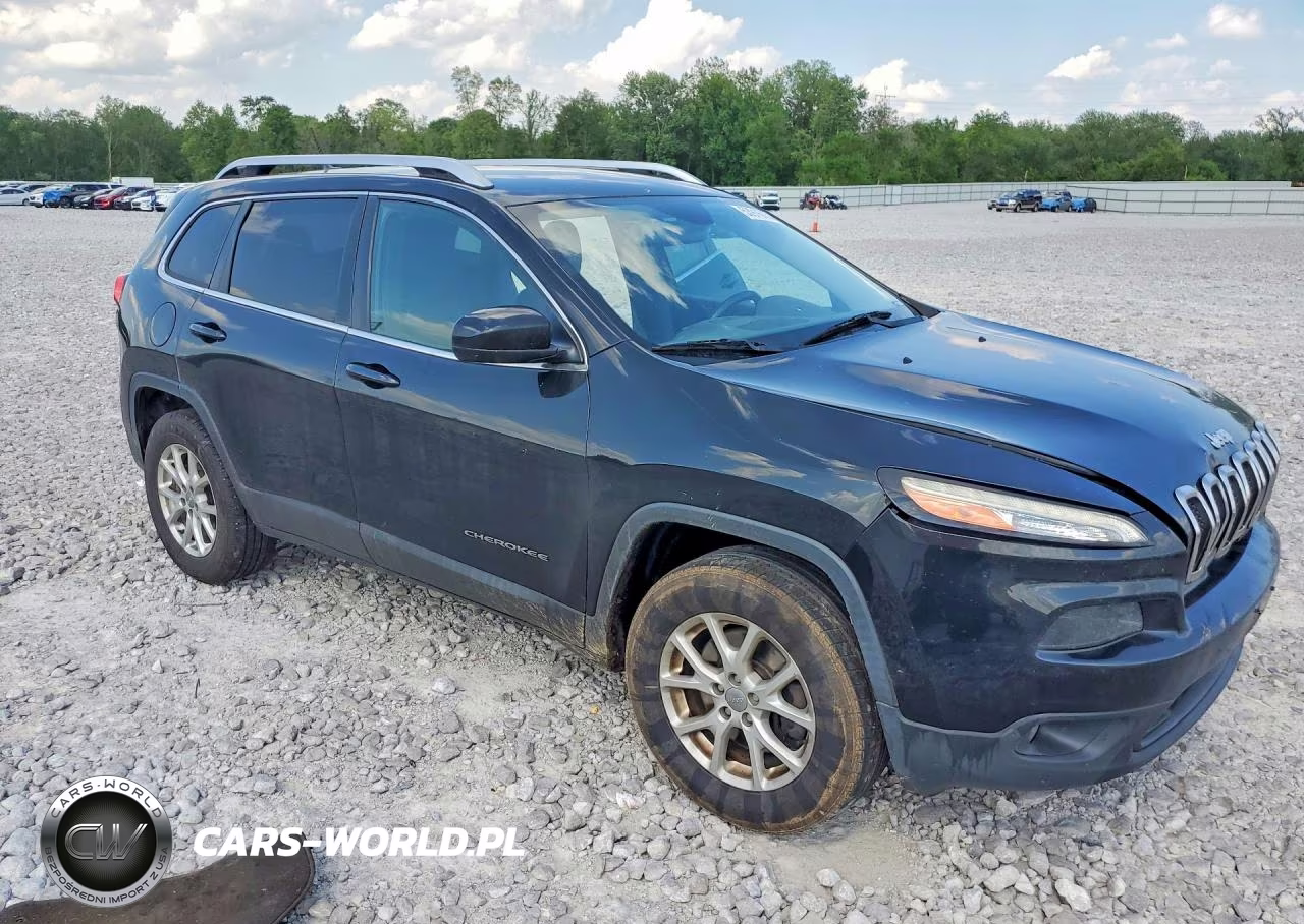 2015 Jeep Cherokee Latitude VIN:1C4PJMCB0FW600071 - 4