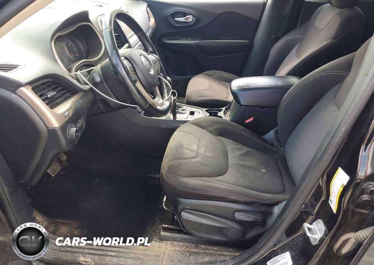 2015 Jeep Cherokee Latitude VIN:1C4PJMCB0FW600071 - 7