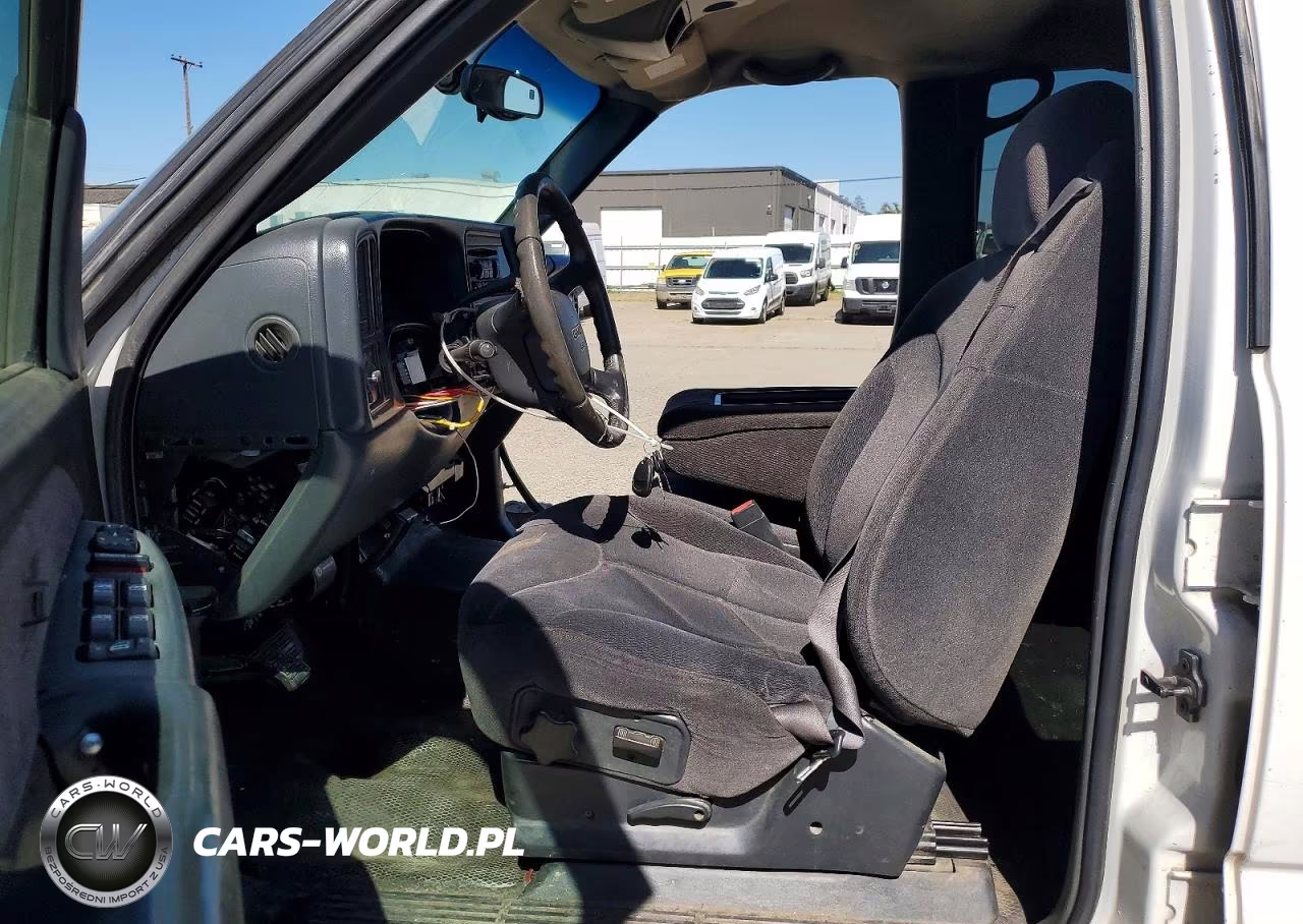 2002 GMC Sierra VIN:1GDHC23U12F243039 - 7