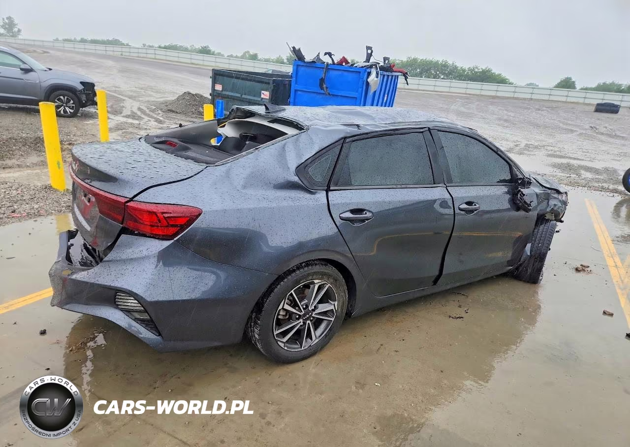 2022 Kia Forte Lxs VIN:3KPF24AD1NE464345 - 3