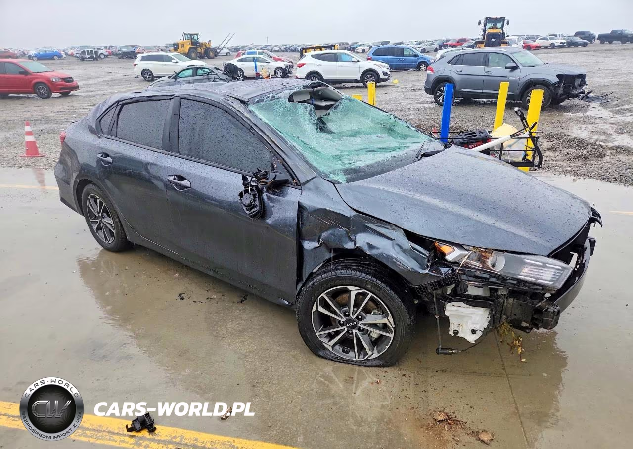 2022 Kia Forte Lxs VIN:3KPF24AD1NE464345 - 4