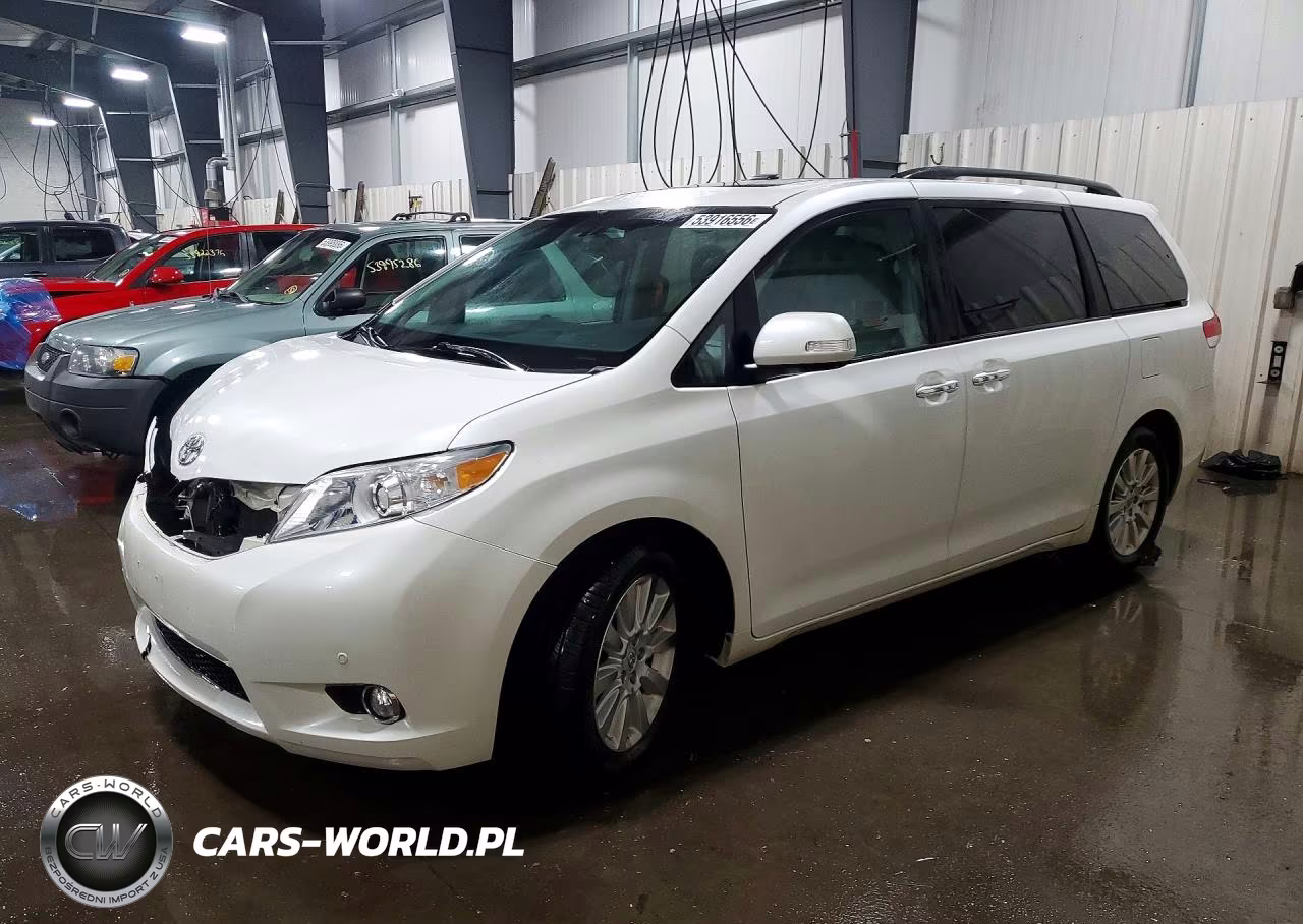 2013 Toyota Sienna Limited 7-Passenger