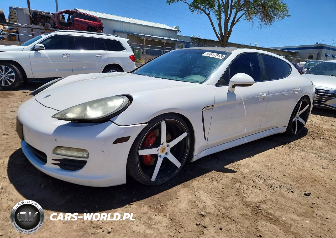 2012 Porsche Panamera 2