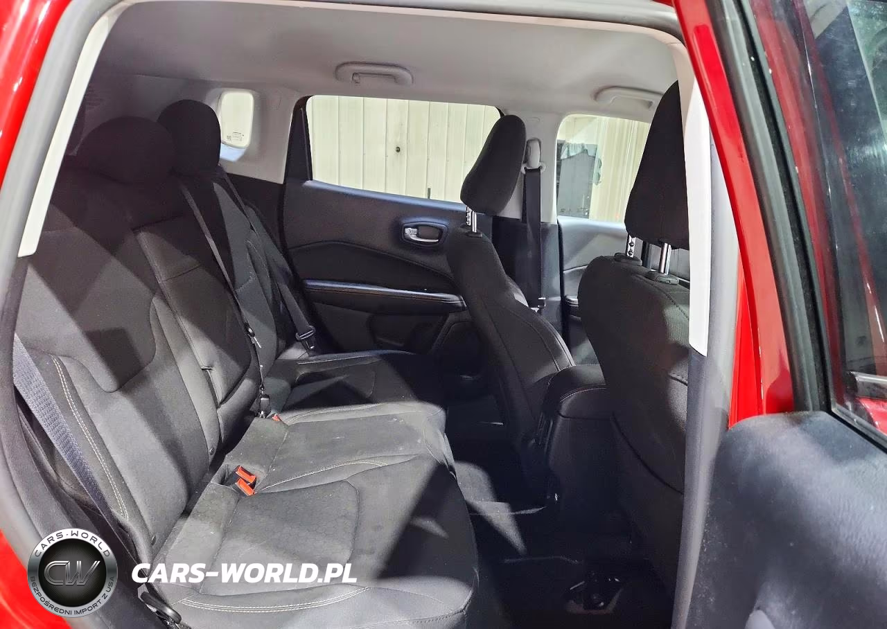 2018 Jeep Compass Sport VIN:3C4NJDABXJT163284 - 11