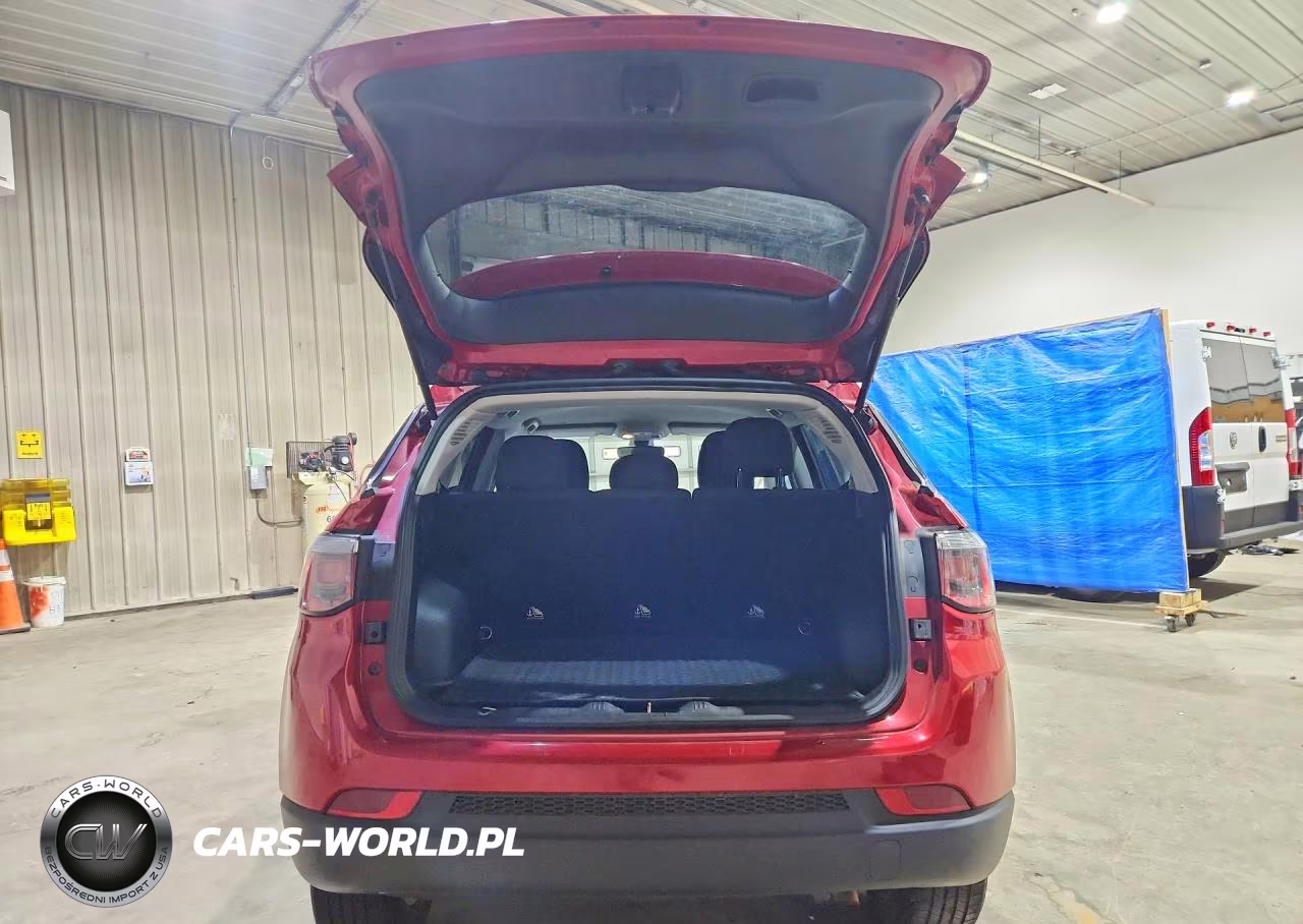2018 Jeep Compass Sport VIN:3C4NJDABXJT163284 - 6