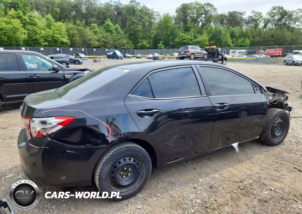 2015 Toyota Corolla Le VIN:2T1BURHE1FC245504 - 3