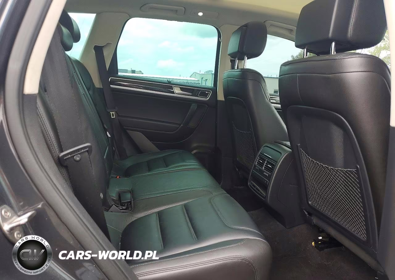 2015 Volkswagen Touareg V6 Tdi VIN:WVGEP9BP7FD003944 - 11