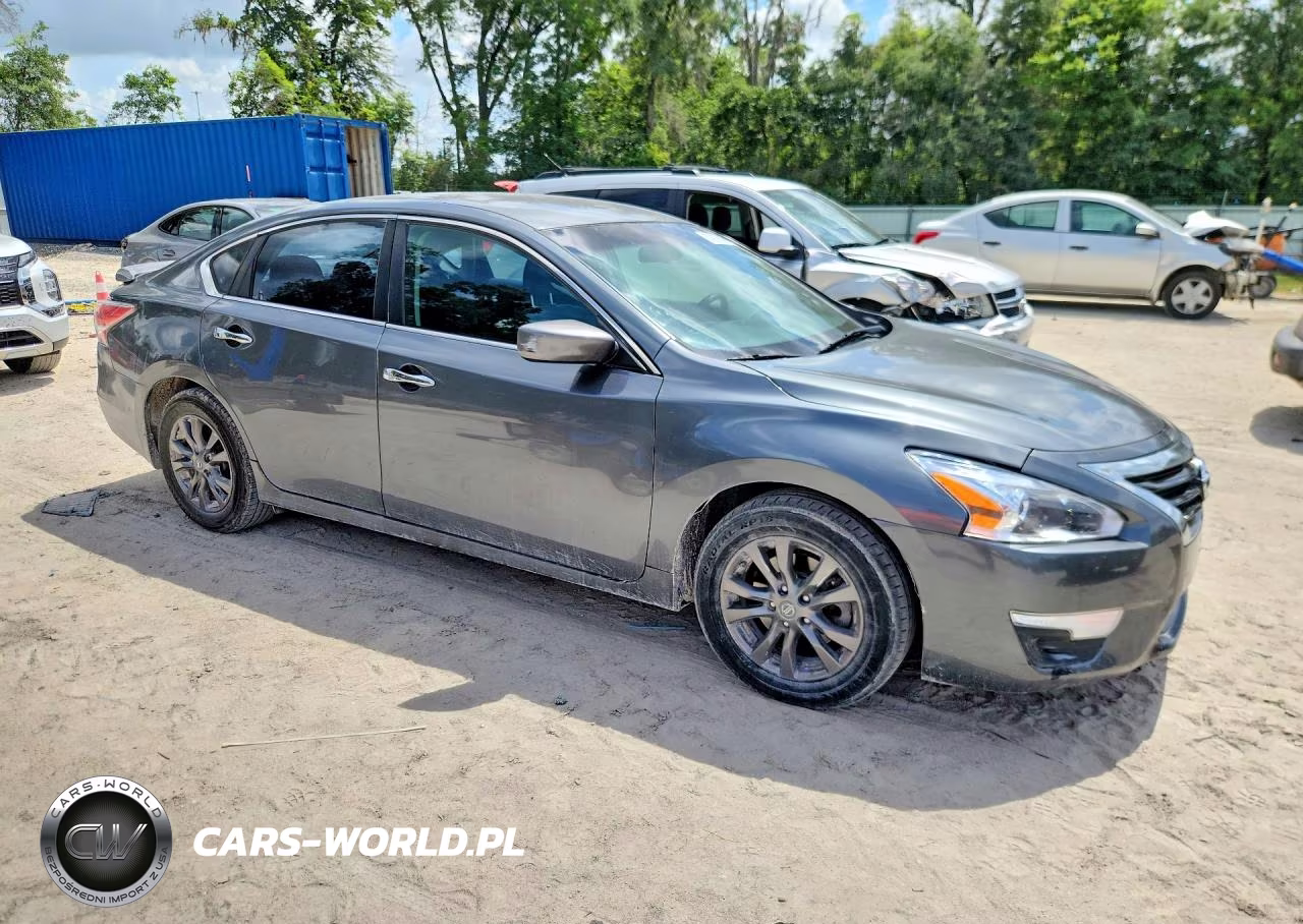 2015 Nissan Altima 2.5 S VIN:1N4AL3AP1FN899686 - 4