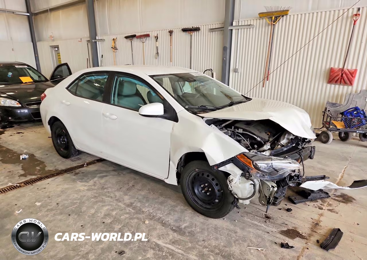 2017 Toyota Corolla Le VIN:5YFBURHE3HP730875 - 4