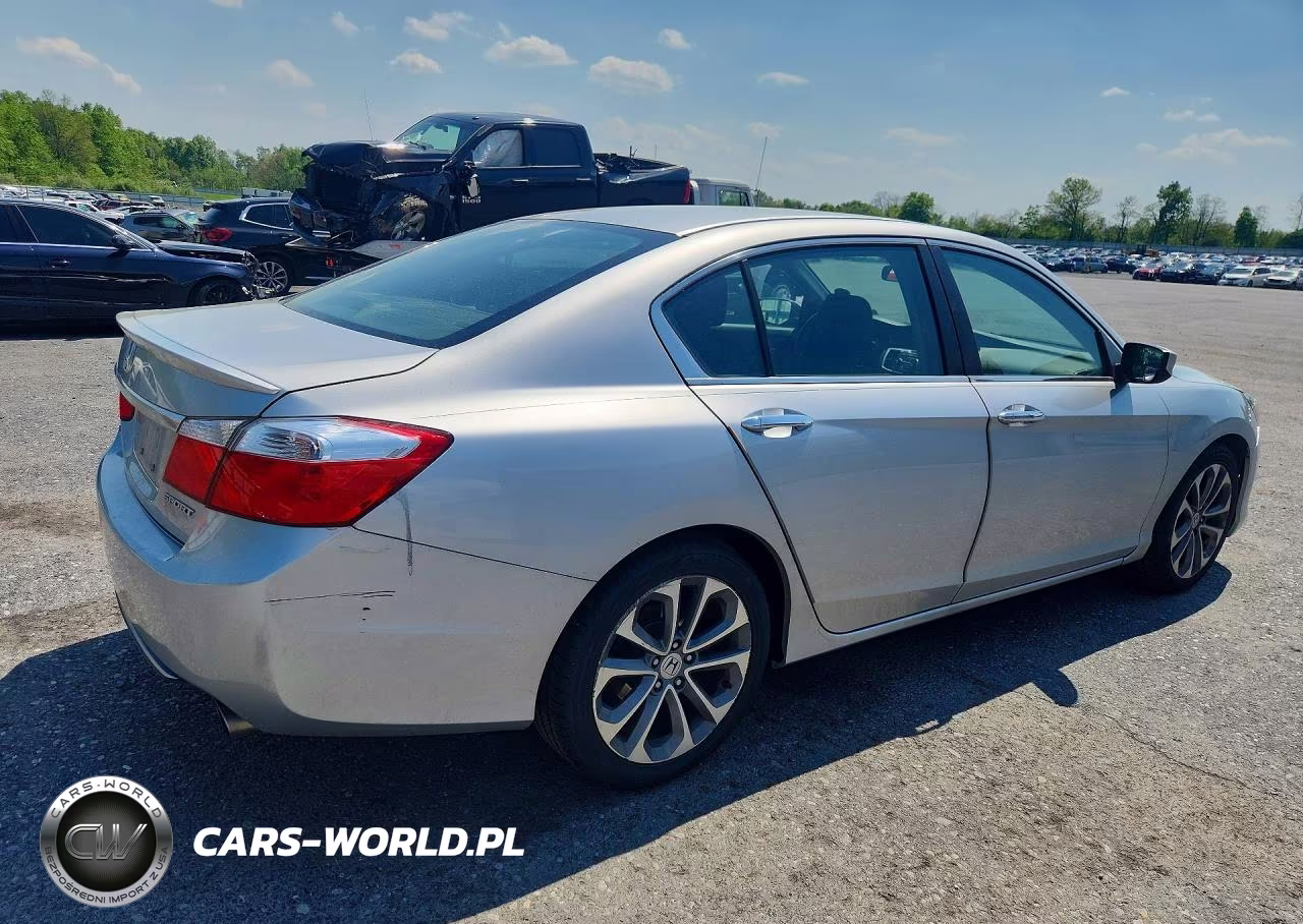 2015 Honda Accord Sport VIN:1HGCR2F5XFA145147 - 3