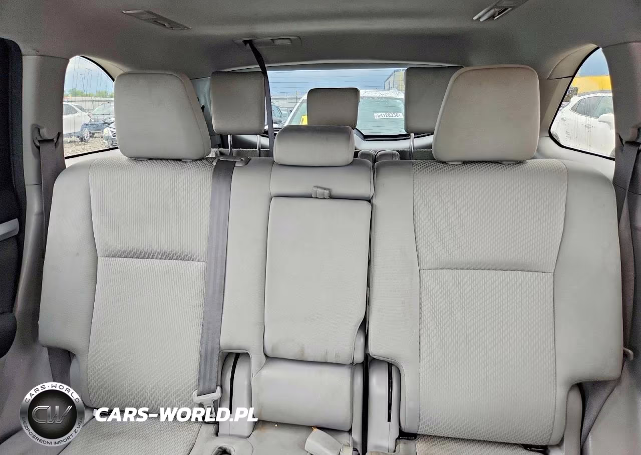 2018 Toyota Highlander Le VIN:5TDZARFH5JS036920 - 10