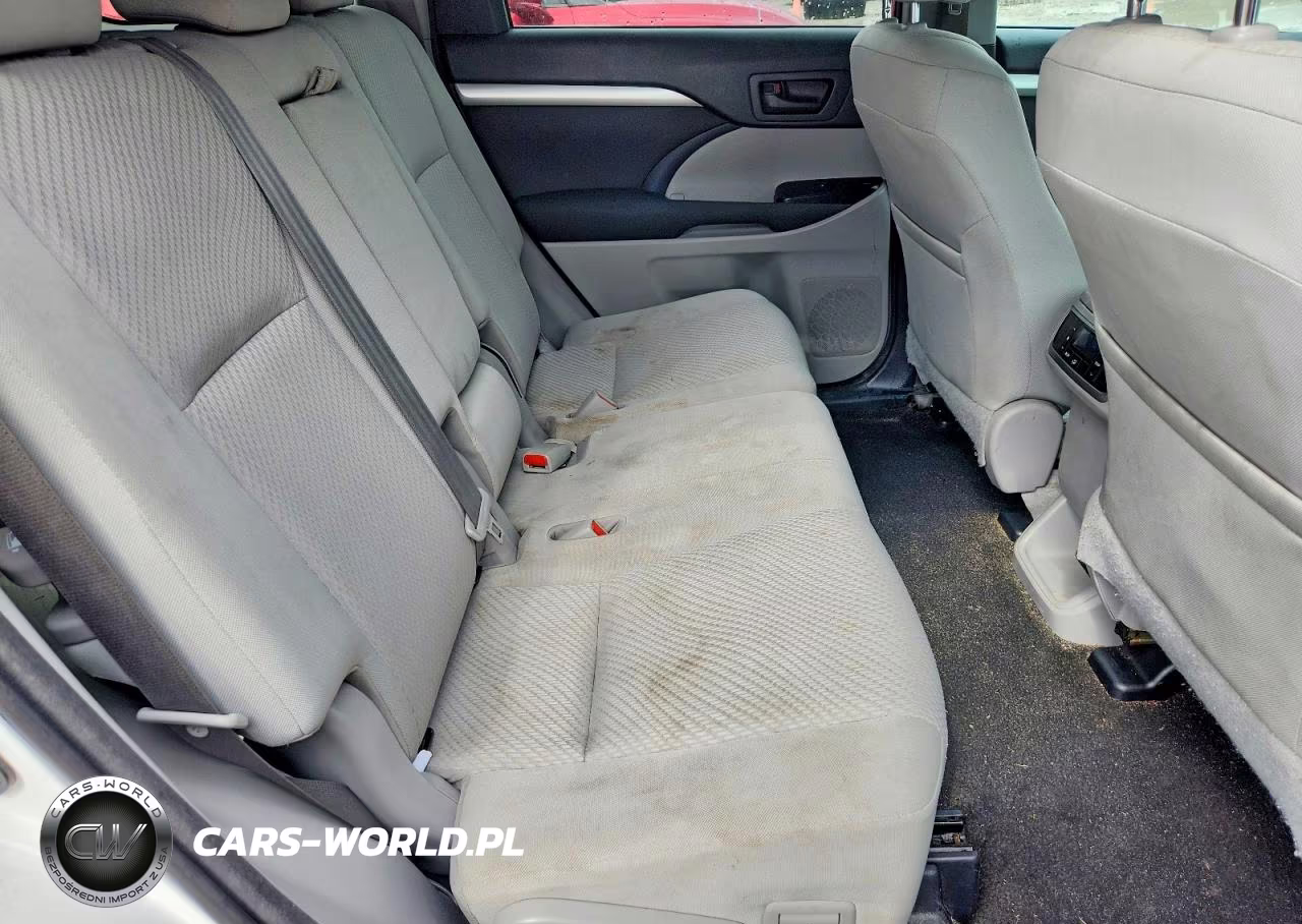 2018 Toyota Highlander Le VIN:5TDZARFH5JS036920 - 11