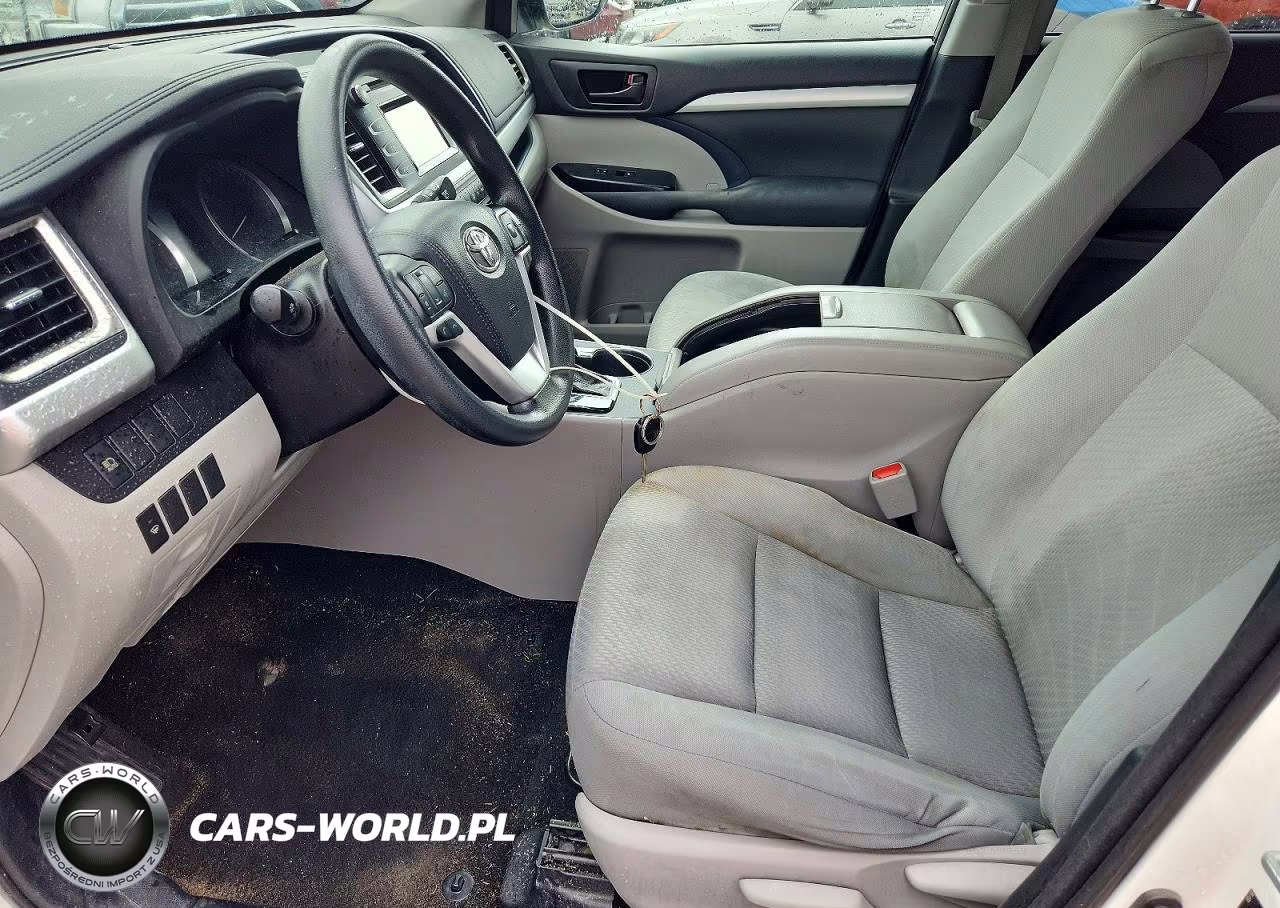 2018 Toyota Highlander Le VIN:5TDZARFH5JS036920 - 7