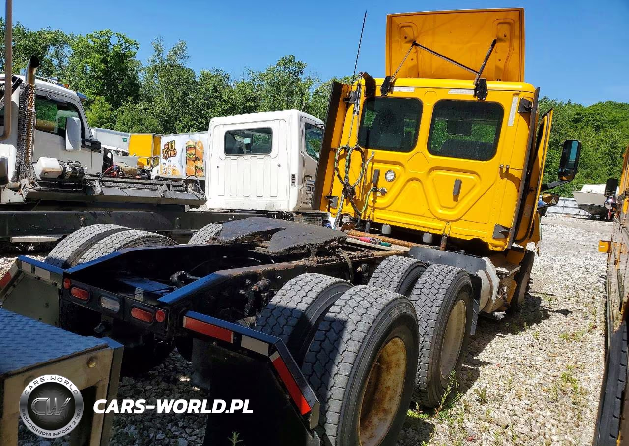 2022 Freightliner Cascadia 126 VIN:3AKJHLDV9NSMV8837 - 4