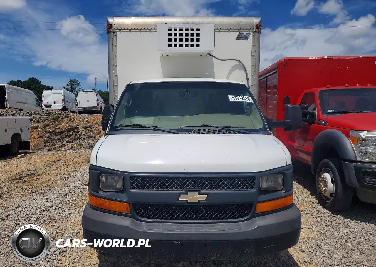 2015 Chevrolet Express G4500 VIN:1GB6G5CG0F1110971 - 5