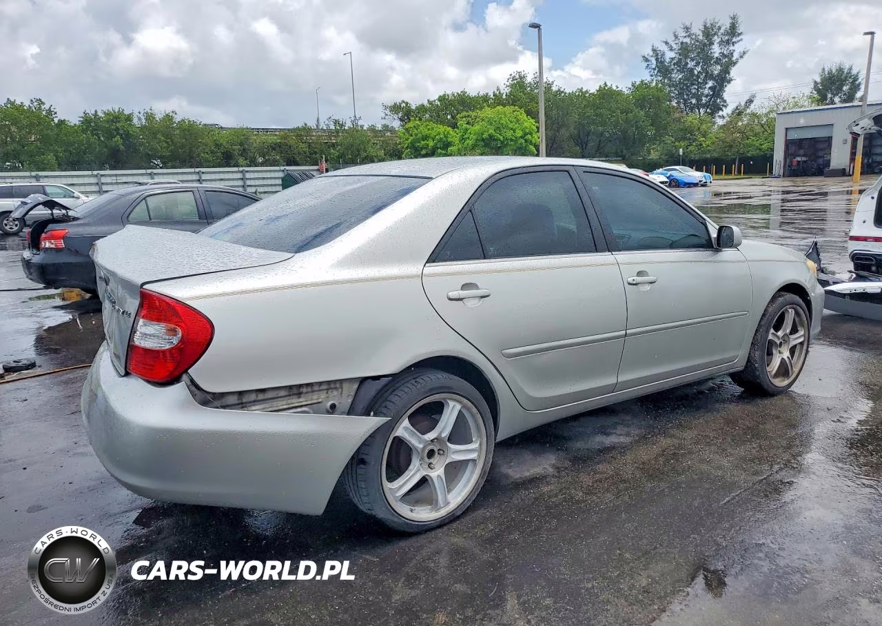 2002 Toyota Camry Le VIN:4T1BE32K92U099404 - 3