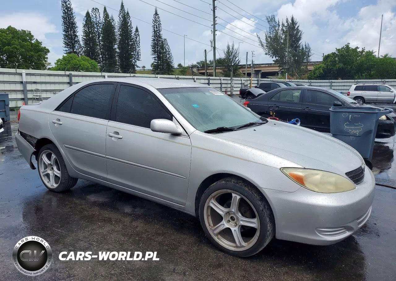 2002 Toyota Camry Le VIN:4T1BE32K92U099404 - 4