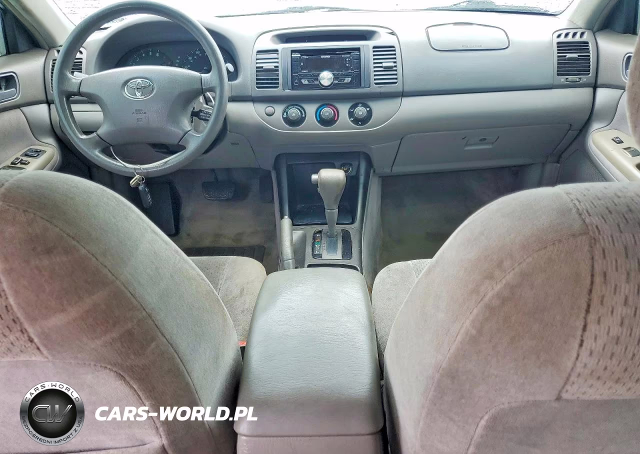 2002 Toyota Camry Le VIN:4T1BE32K92U099404 - 8