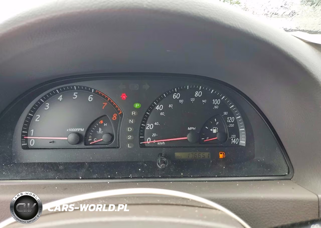 2002 Toyota Camry Le VIN:4T1BE32K92U099404 - 9