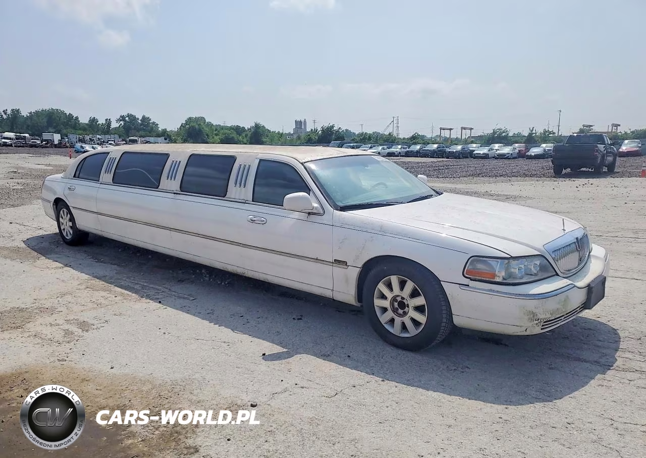 2003 Lincoln Town Car Executive VIN:1L1FM81WX3Y646942 - 4