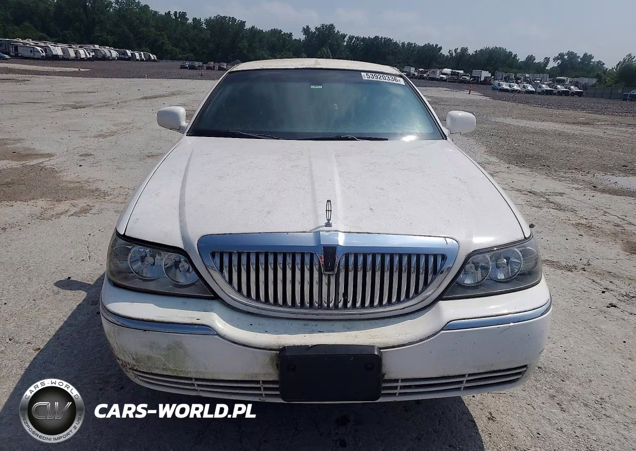 2003 Lincoln Town Car Executive VIN:1L1FM81WX3Y646942 - 5