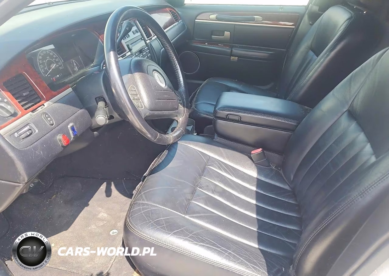 2003 Lincoln Town Car Executive VIN:1L1FM81WX3Y646942 - 7