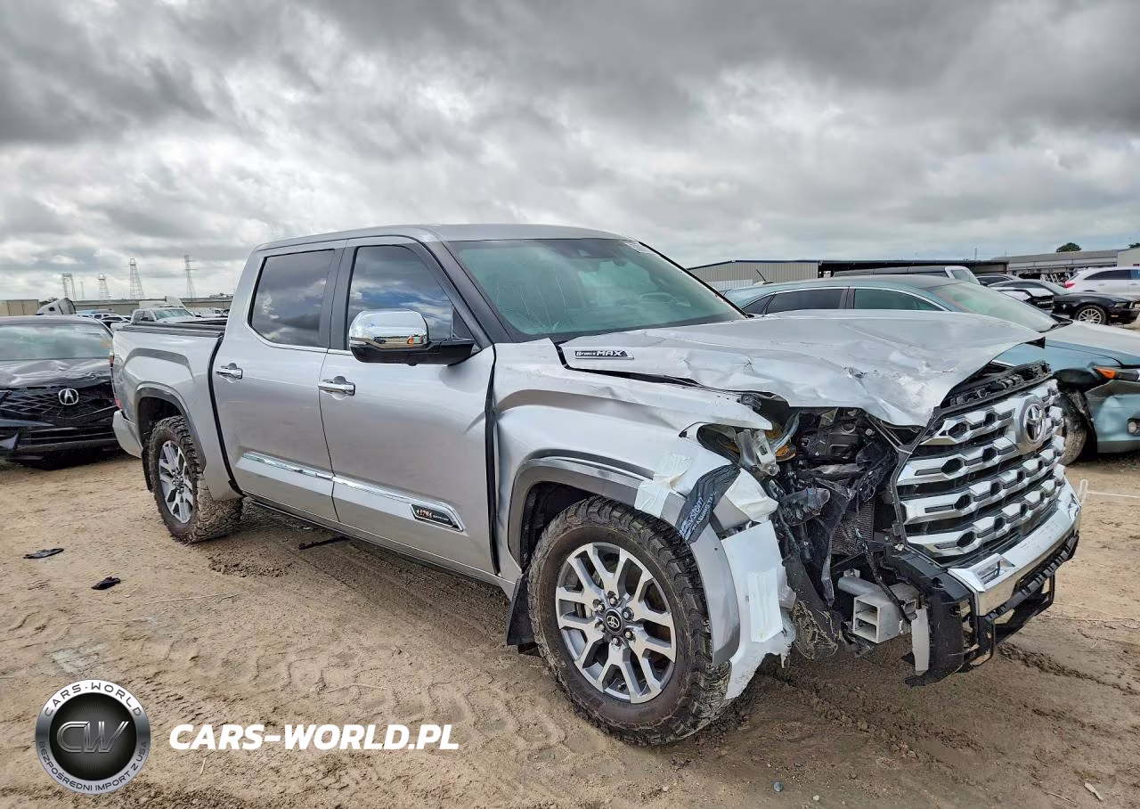 2025 Toyota Tundra Crewmax Platinum VIN:5TFMC5DB8SX091367 - 4