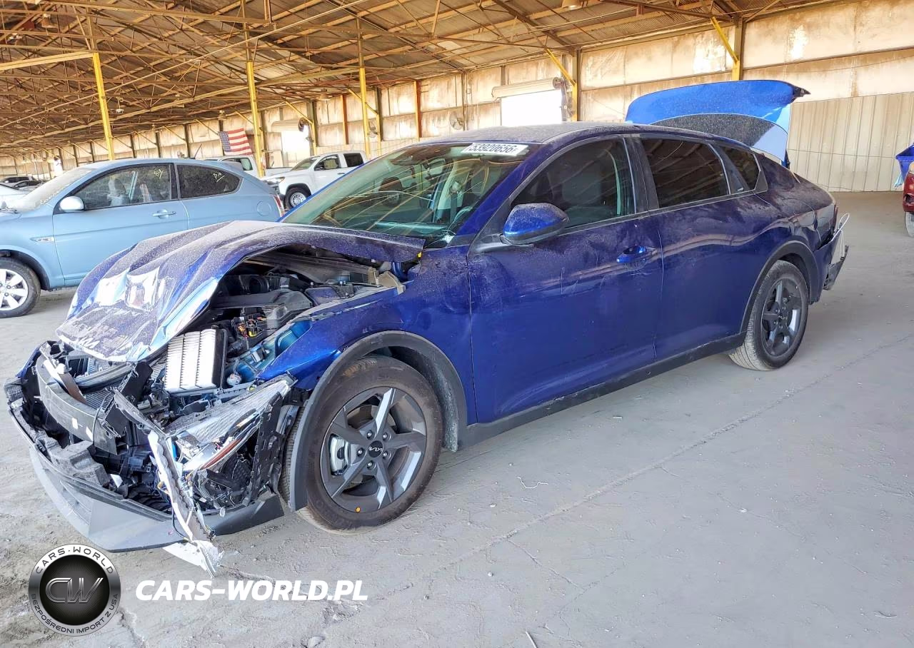 2025 Kia K4 Lxs – zdjęcie 1 z 12