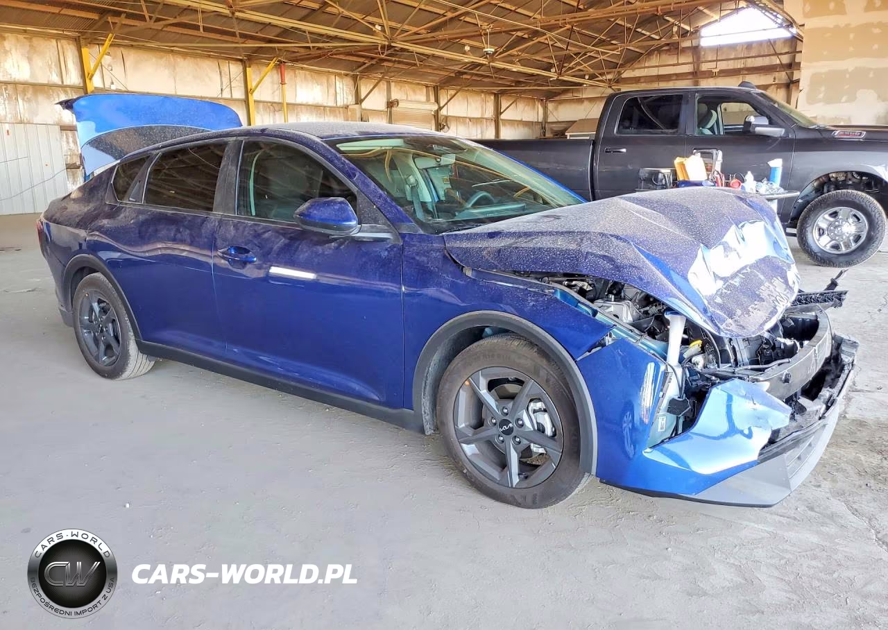 2025 Kia K4 Lxs VIN:3KPFT4DE8SE236145 - 4