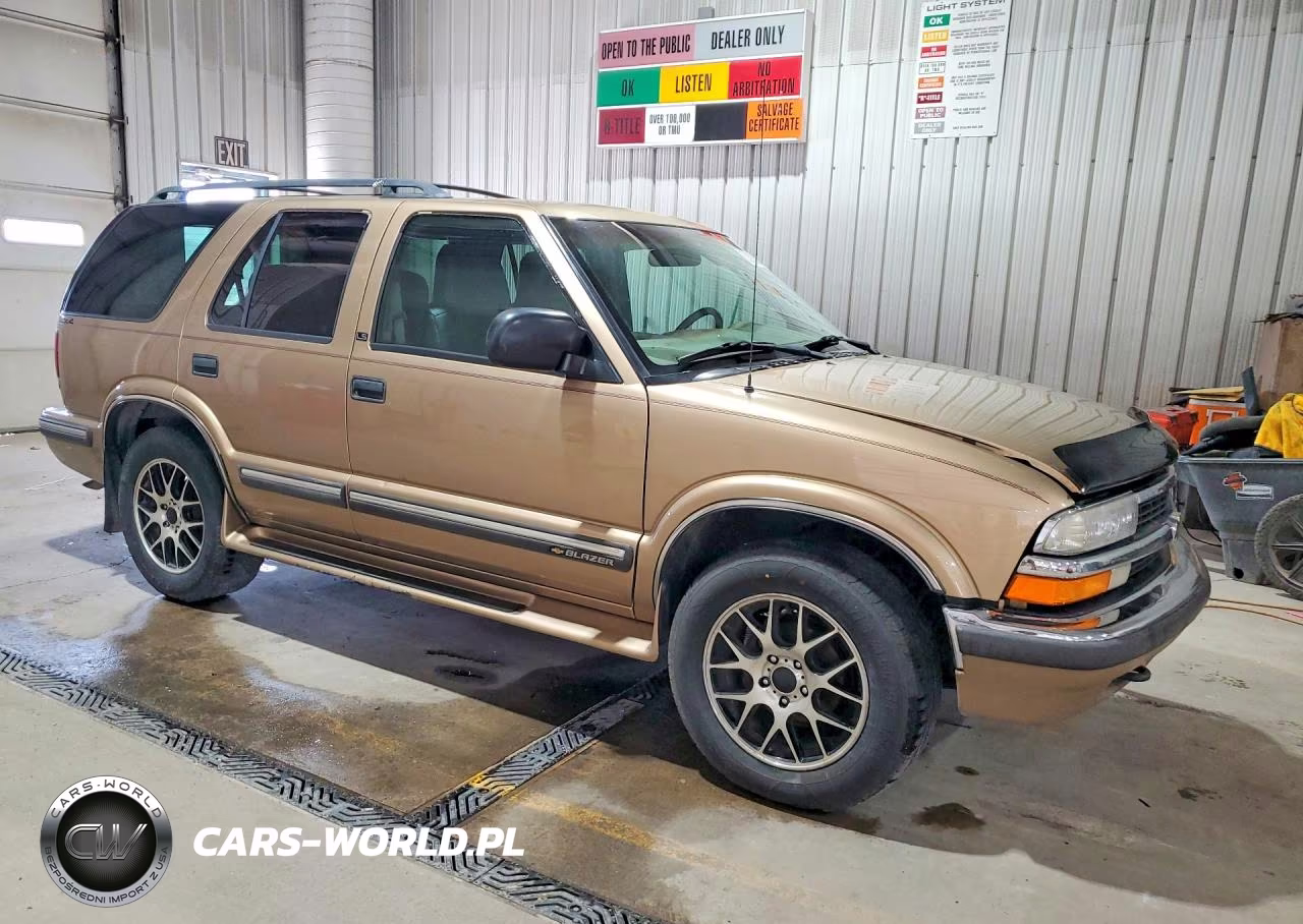 1999 Chevrolet Blazer VIN:1GNDT13W9X2178512 - 4