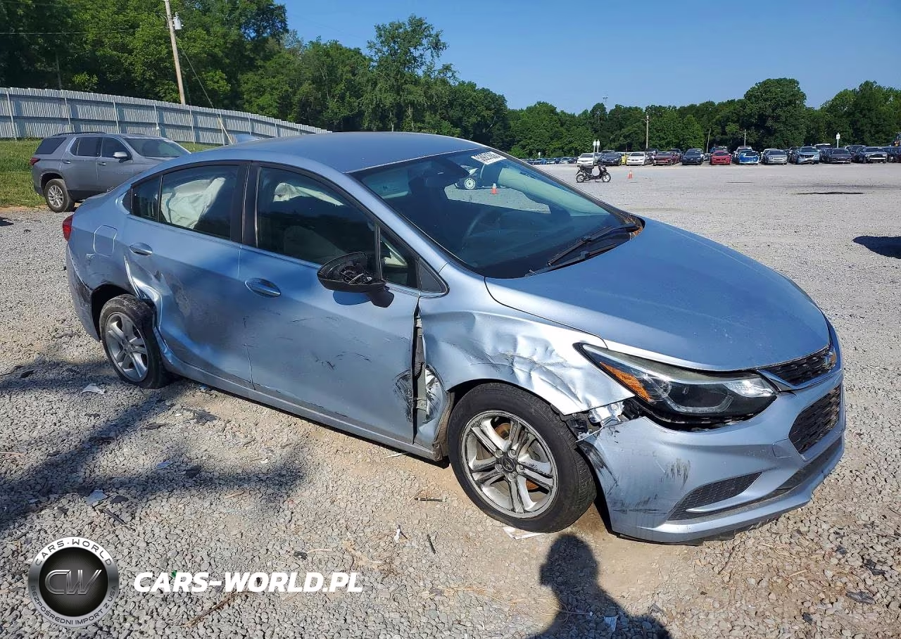 2018 Chevrolet Cruze Lt VIN:1G1BE5SM3J7201187 - 4