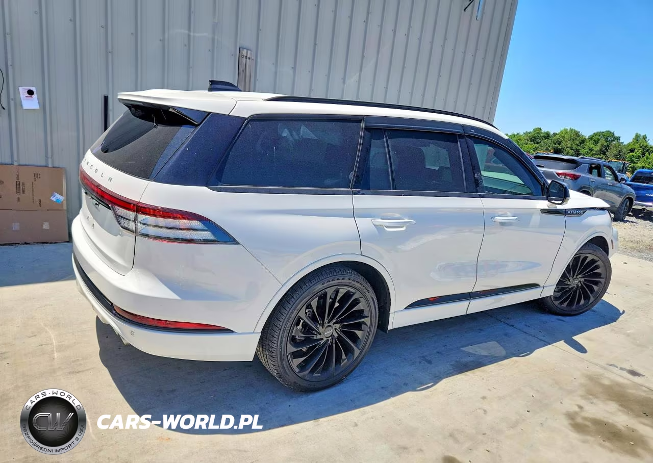 2025 Lincoln Aviator Reserve VIN:5LM5J7WC7SGL18259 - 3