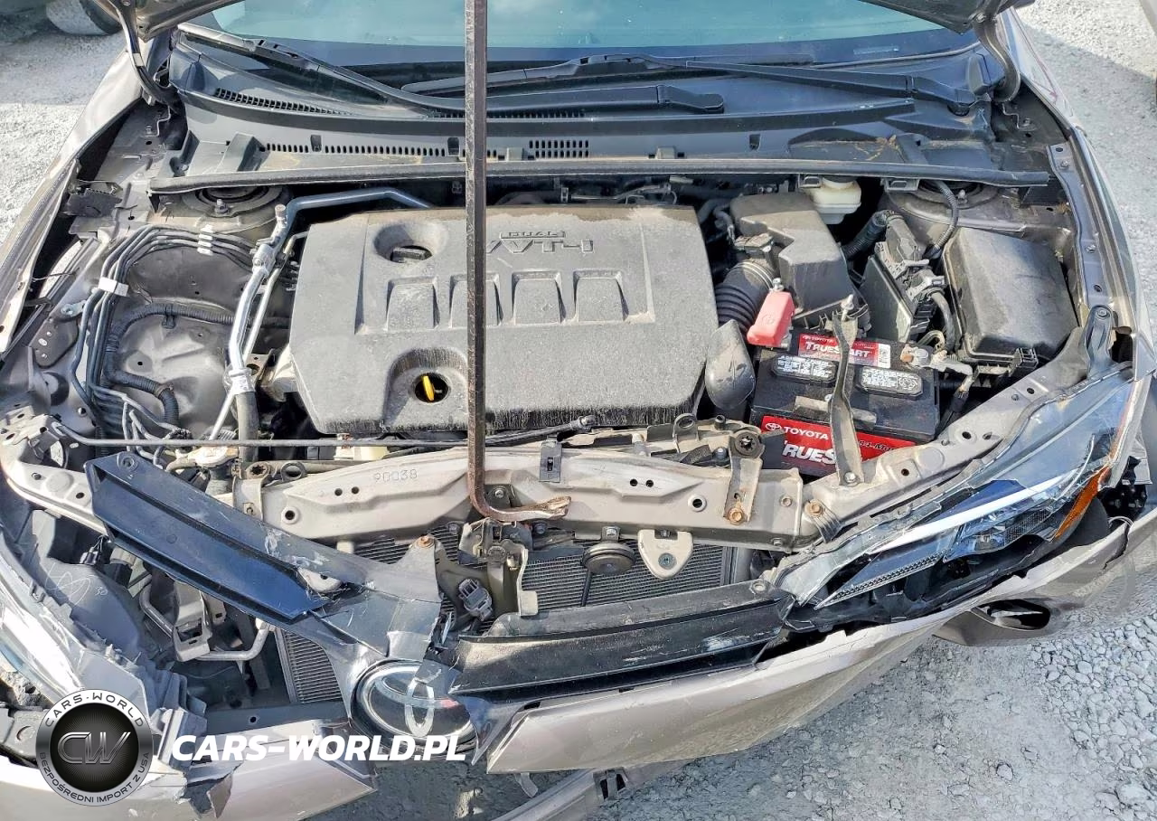 2018 Toyota Corolla Le VIN:2T1BURHE6JC111855 - 11