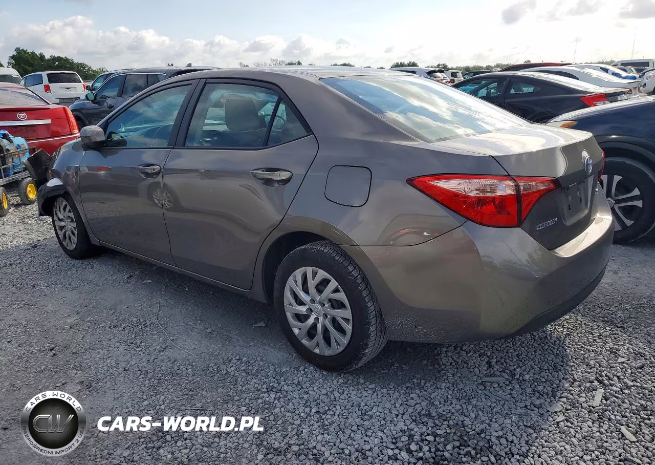 2018 Toyota Corolla Le VIN:2T1BURHE6JC111855 - 2